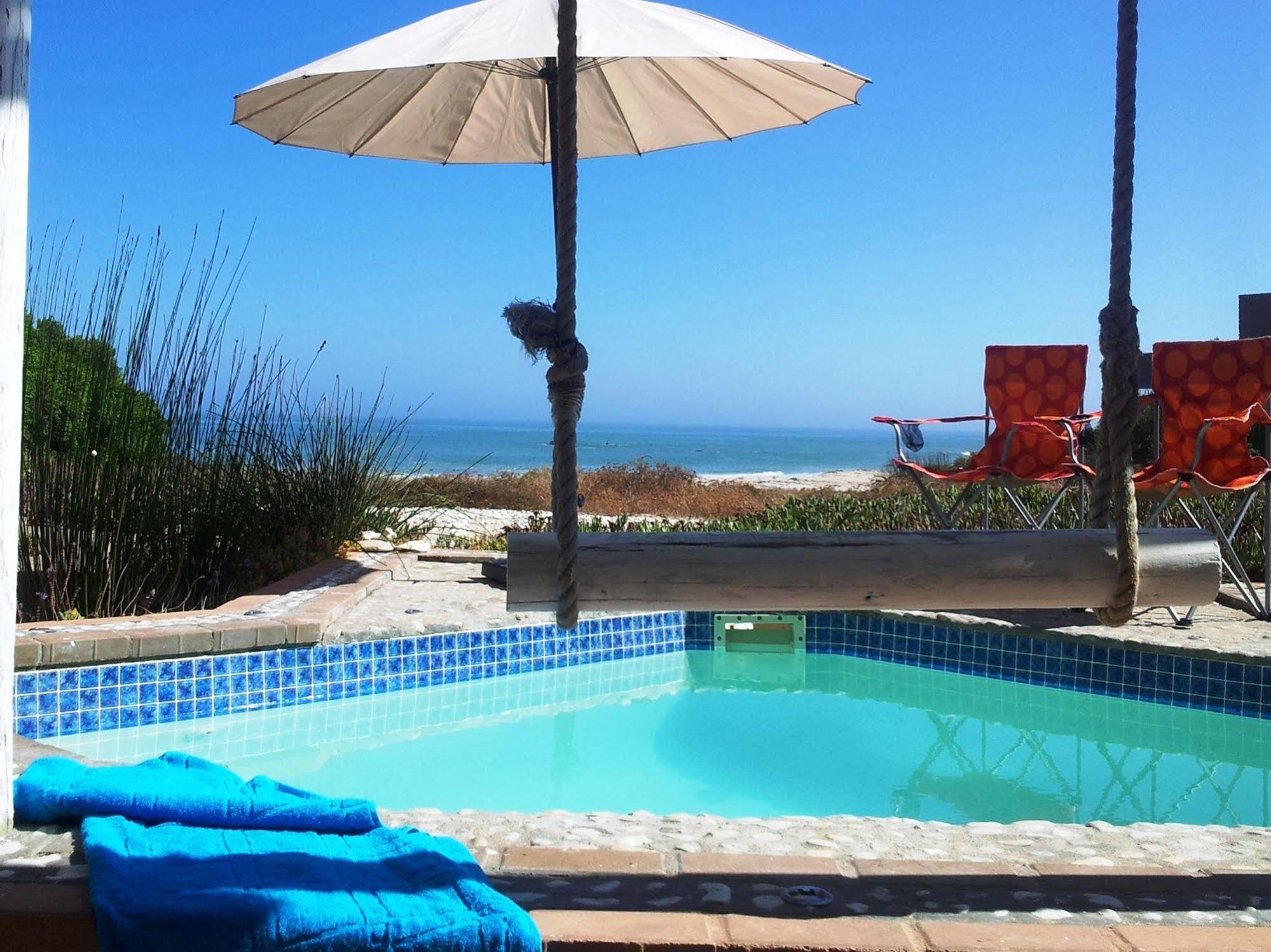 Absolute Beach Accommodation Stompneusbaai Екстериор снимка